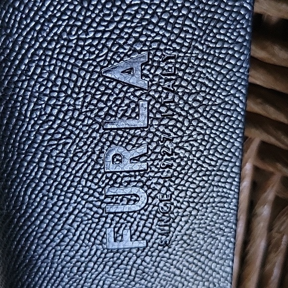 Furla black hard eyeglass/sunglass case with lens wipe - Picture 2 of 9